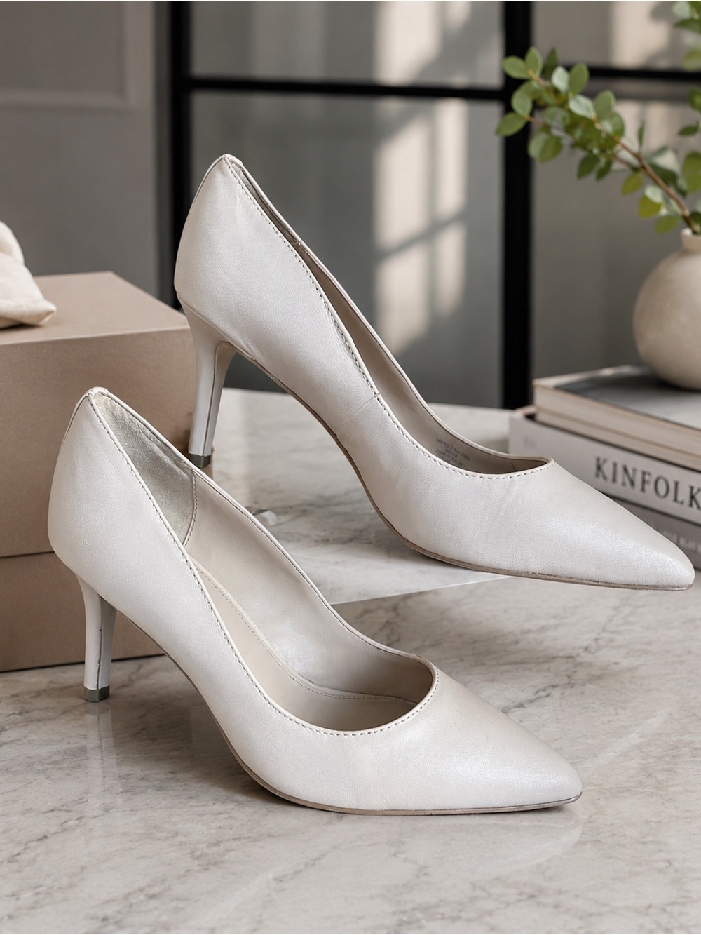 Classic Pointed-Toe Mid Heel Pumps in Ivory